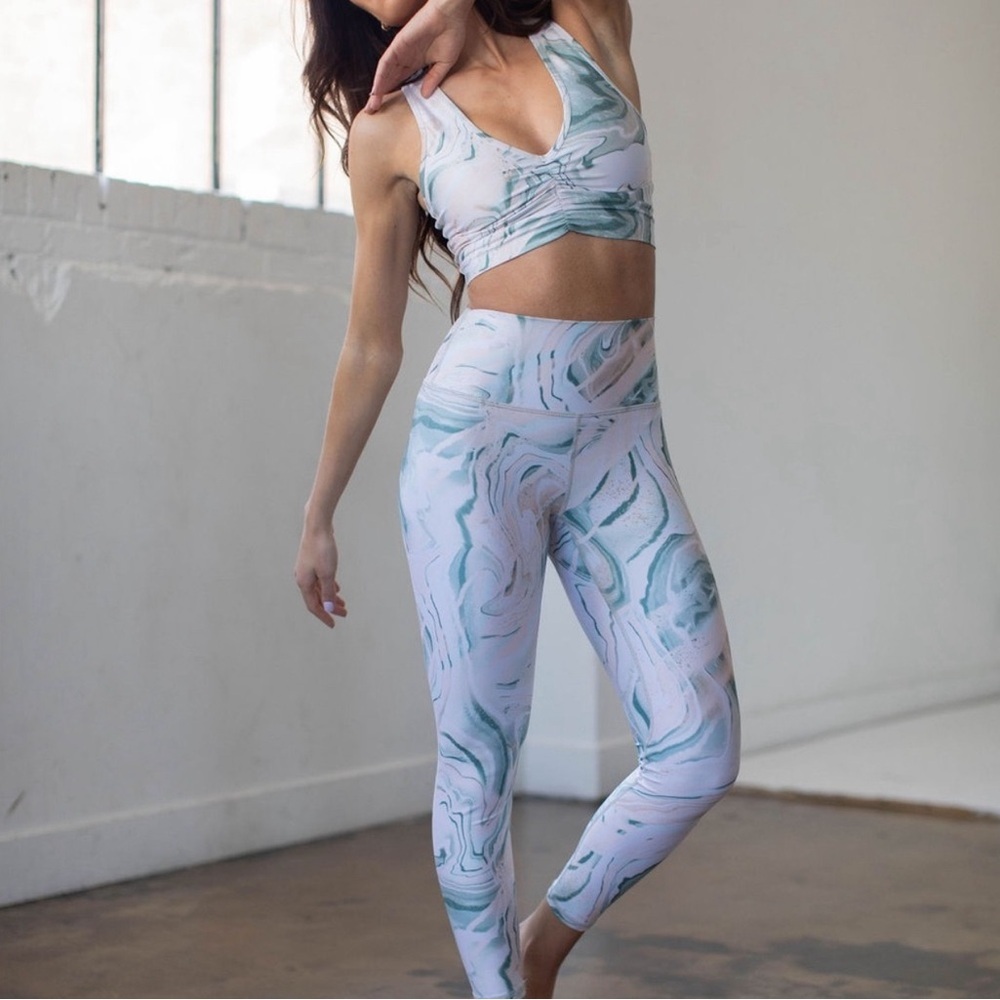 NWT Savvi Fit Miya Swirl Leggings Size M